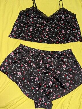 Colsie Black Satin Floral Lace Cami & Shorts Pajama Set